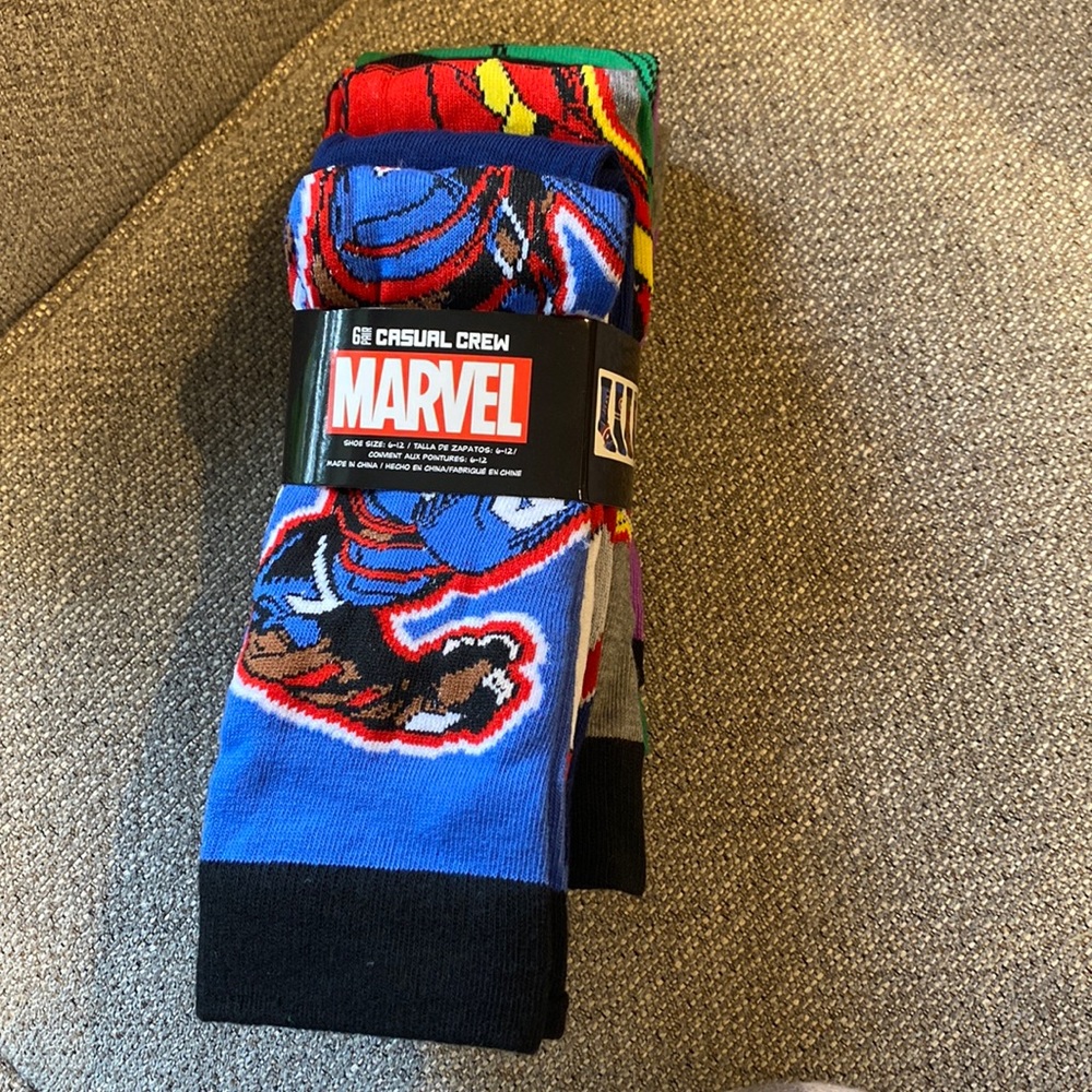 Marvel casual crew socks size 6-12